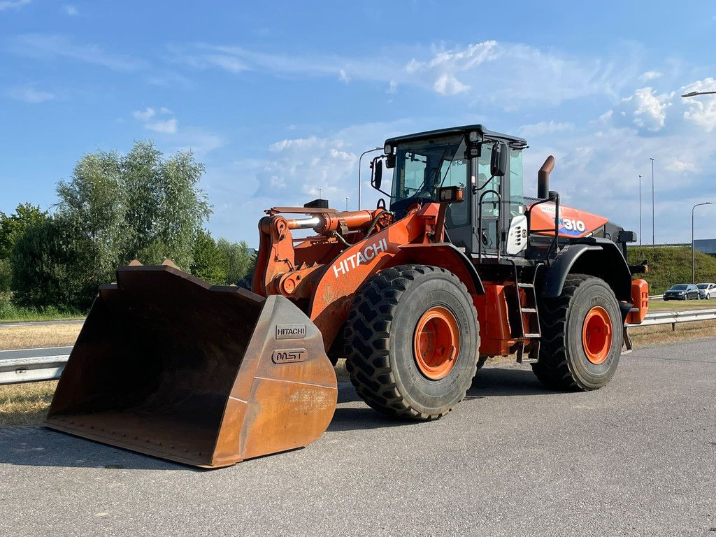 Hitachi ZW310-6