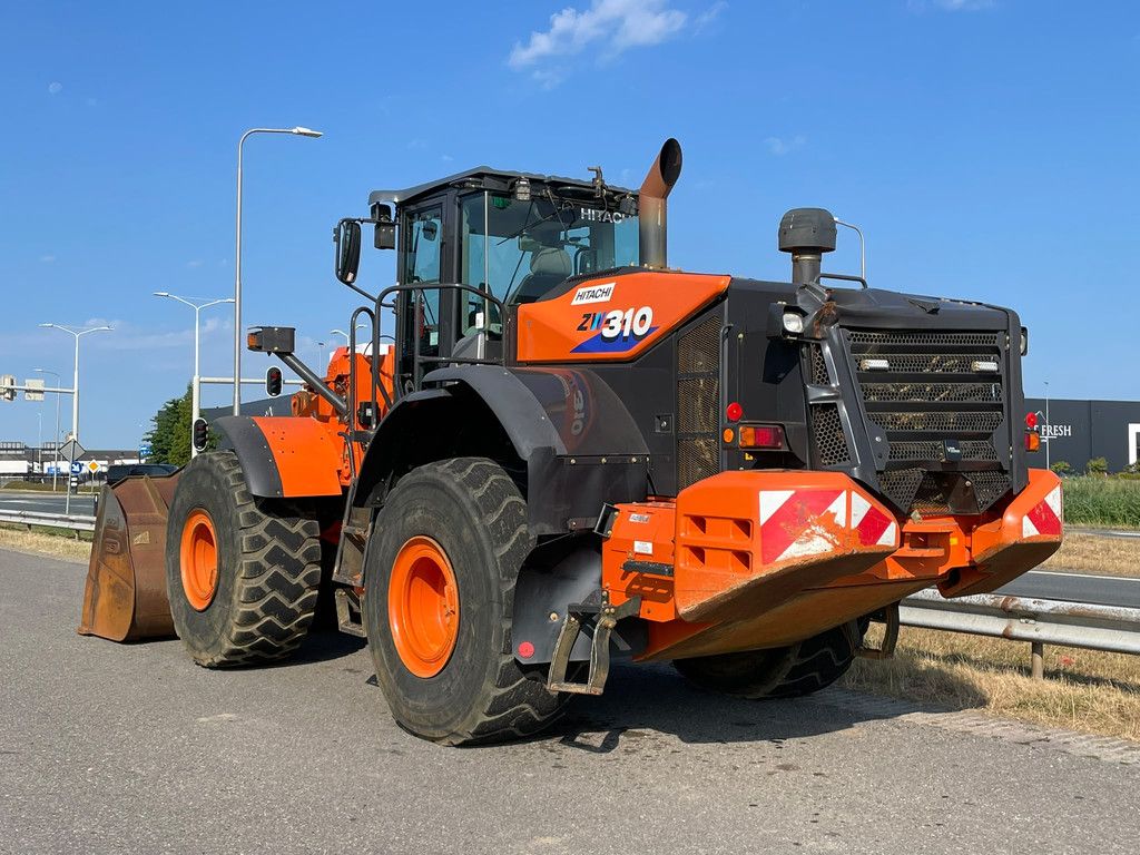 Hitachi ZW310-6