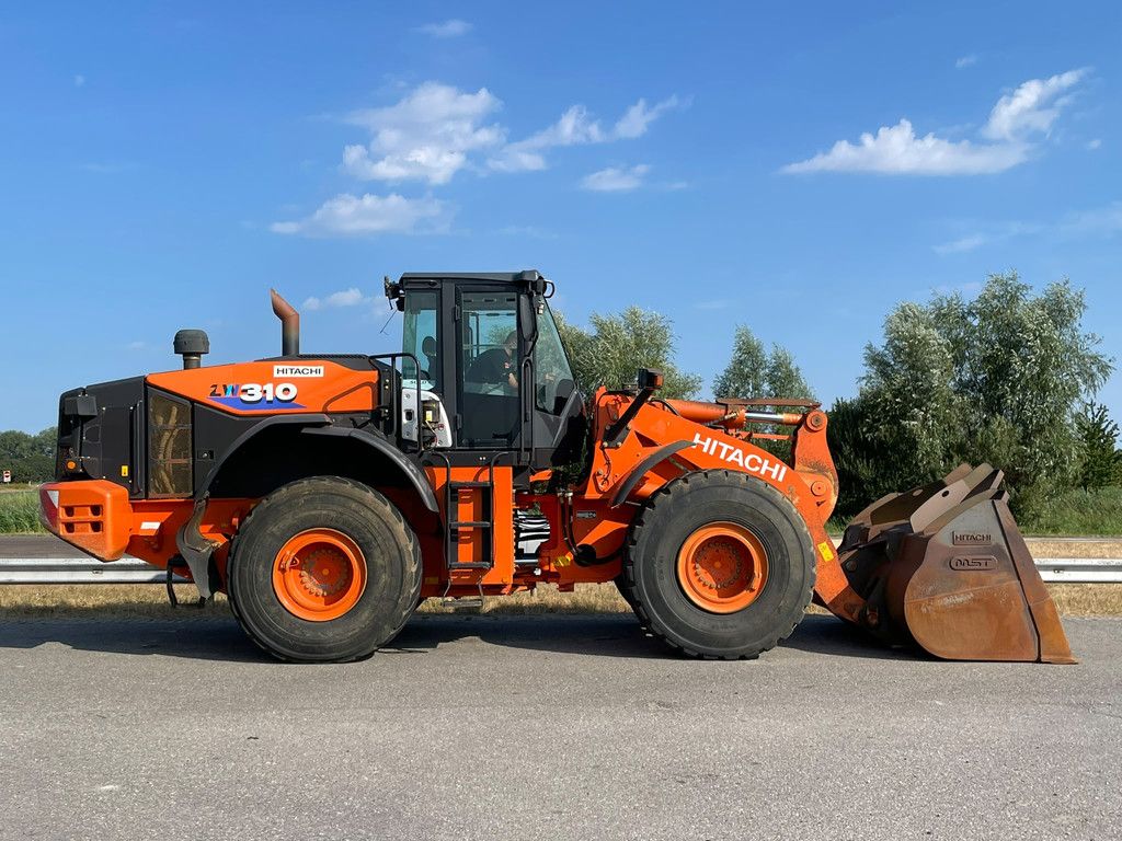 Hitachi ZW310-6