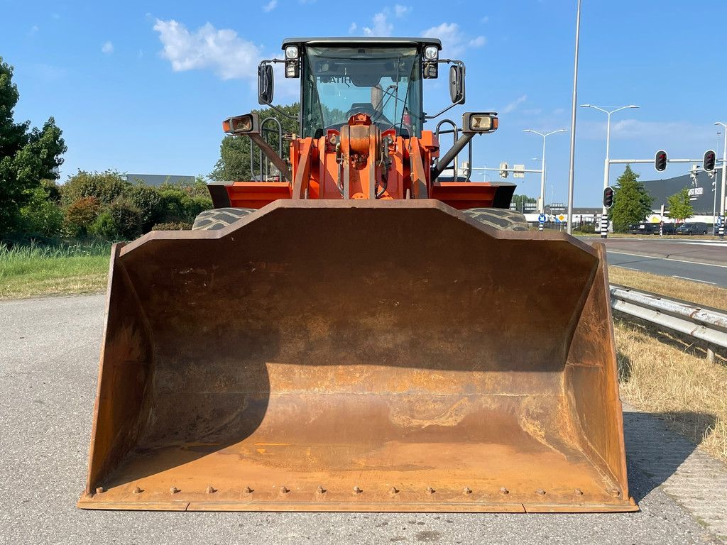 Hitachi ZW310-6
