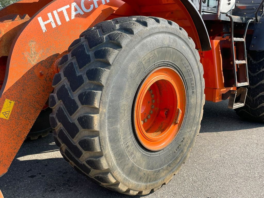 Hitachi ZW310-6