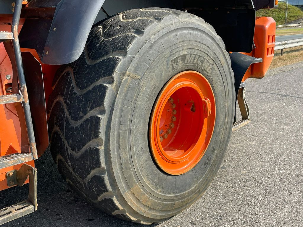 Hitachi ZW310-6