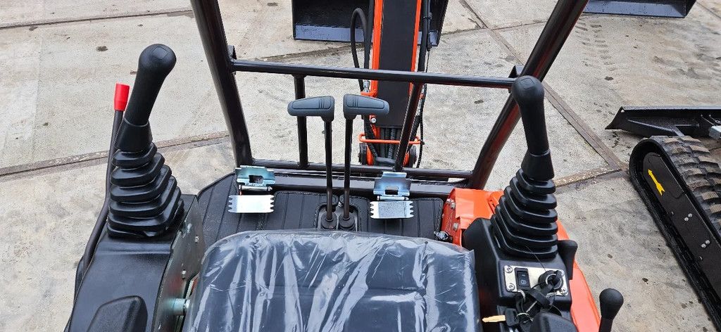 Rhinoceros Kubota XN18