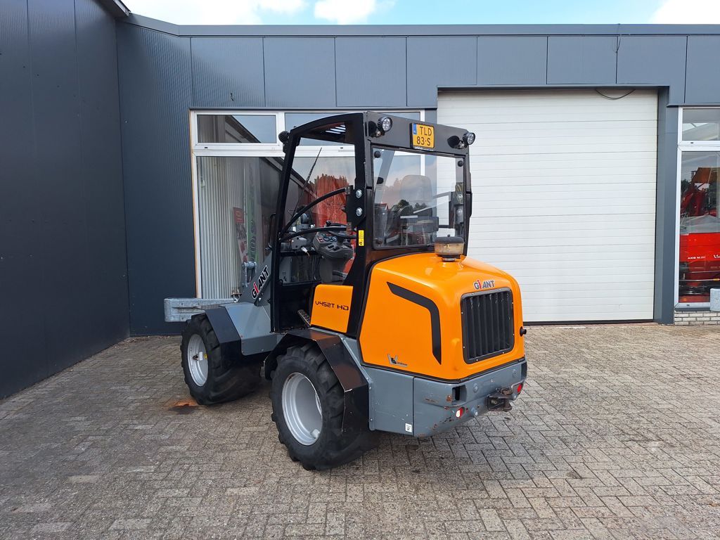 Giant V452T HD