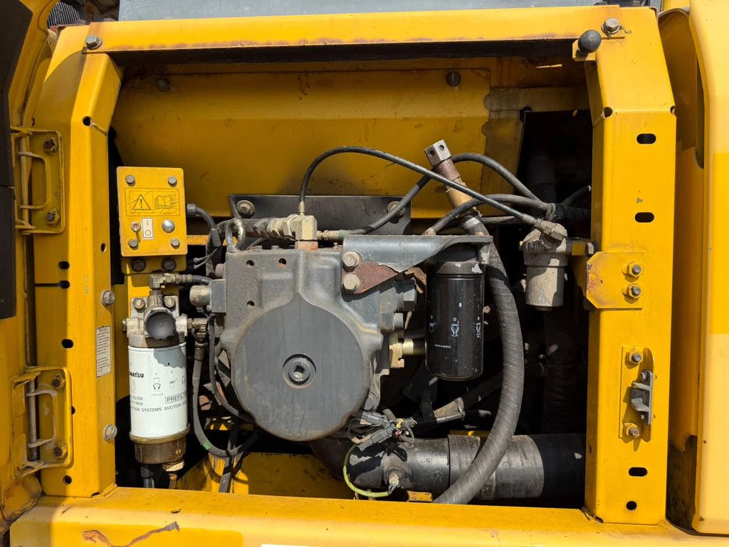 Komatsu PC210LC-8