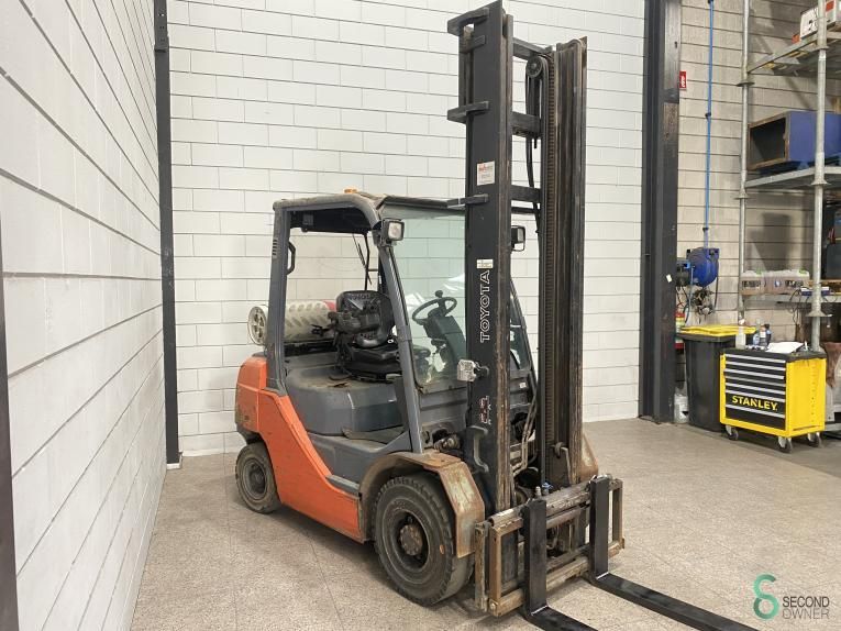 Heftrucks LPG Toyota 02-8 FGF 25 2008 Side-shift