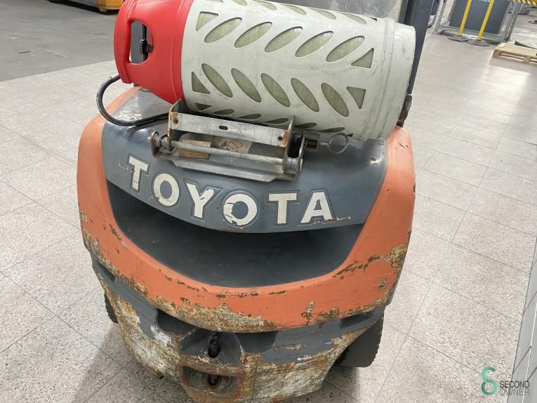 Heftrucks LPG Toyota 02-8 FGF 25 2008 Side-shift