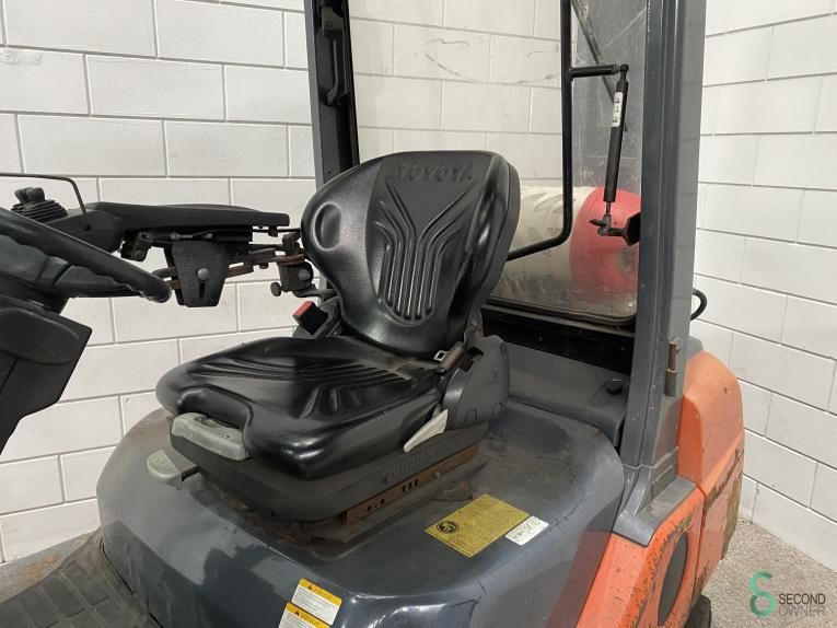Heftrucks LPG Toyota 02-8 FGF 25 2008 Side-shift