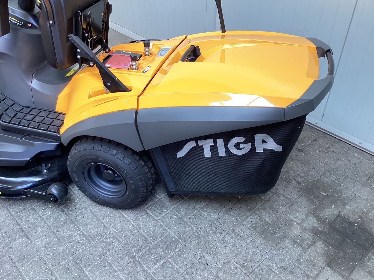 Stiga Estate 9122W zitmaaier