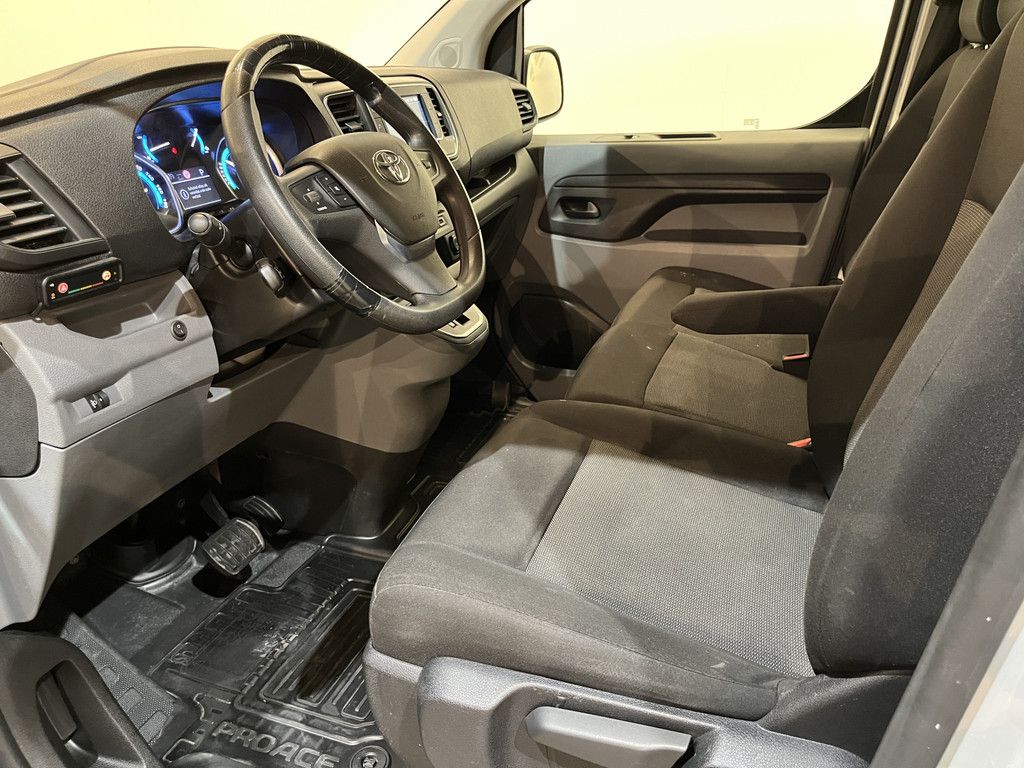 Toyota PROACE Electric Worker Professional L2 Extra Range 75 kWh / 100% Elektrisch !! / Airco / Cruise Control / CarPlay / Camera / Navigatie / 3-Zits / 15.900 KM !!