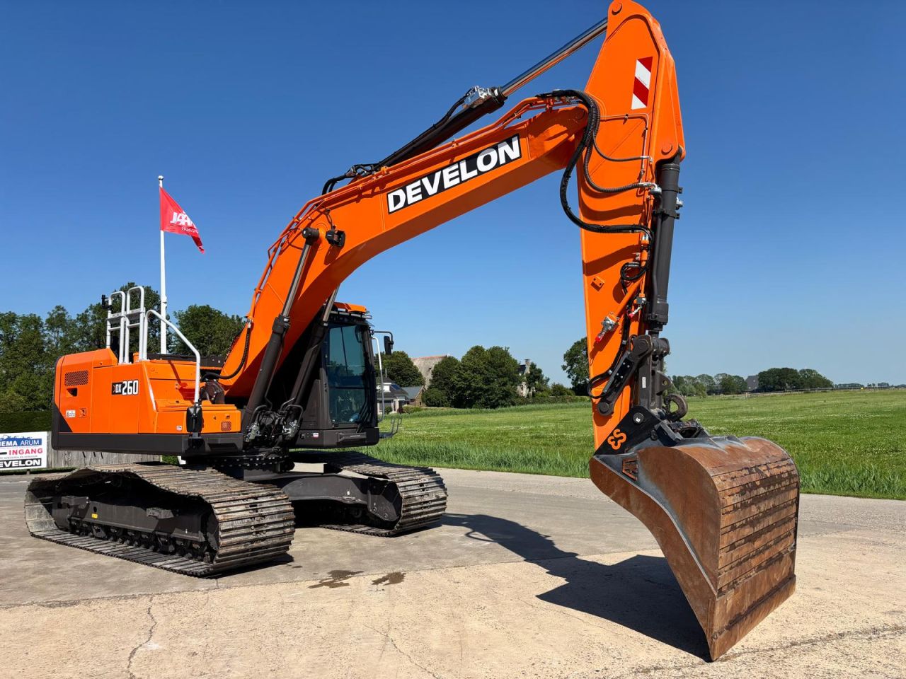 Develon DX260LC-9