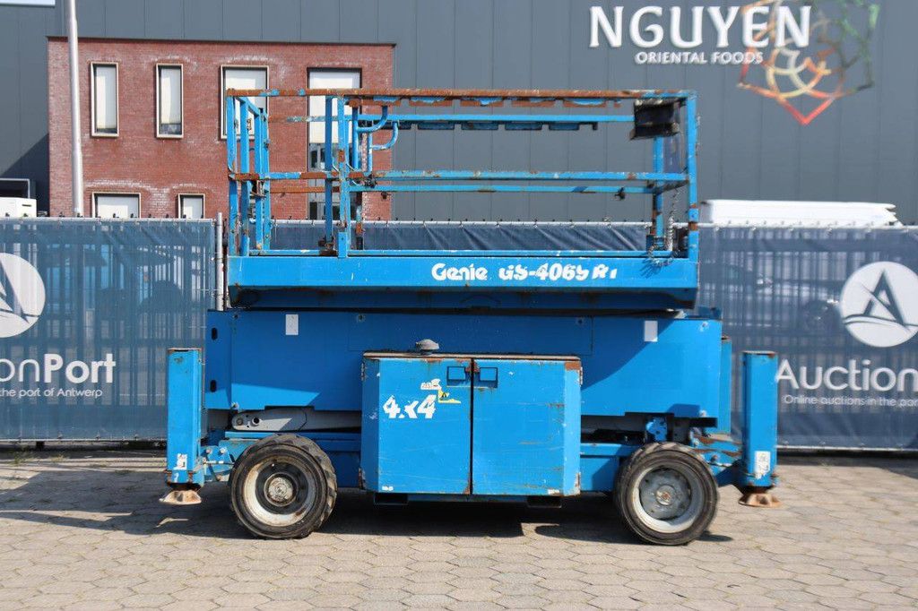Scherenbühne Genie GS-4069 RT 363 kg 14 m 2012