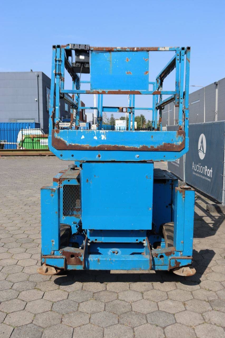 Scherenbühne Genie GS-4069 RT 363 kg 14 m 2012