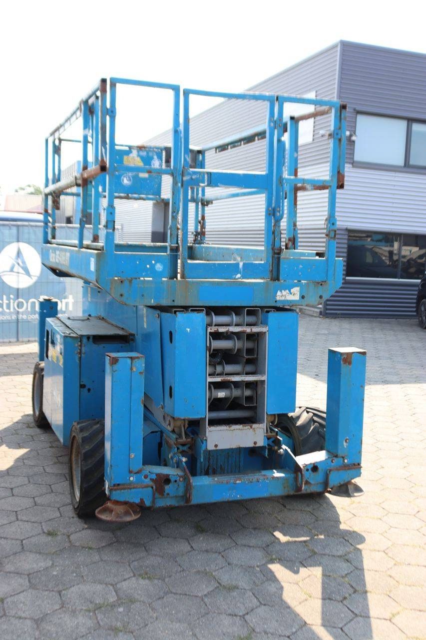 Scherenbühne Genie GS-4069 RT 363 kg 14 m 2012