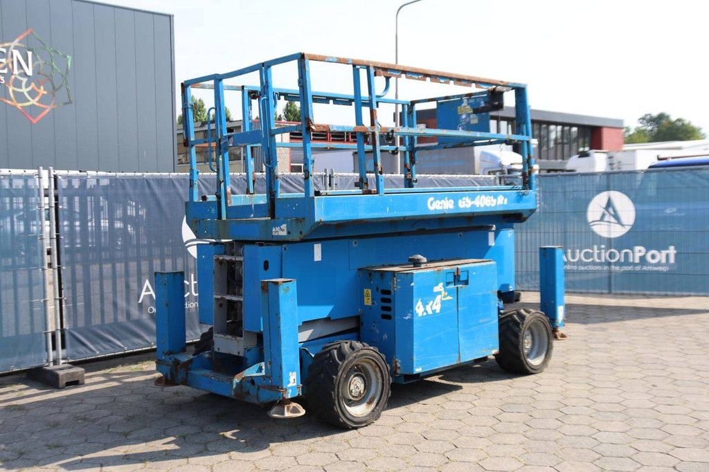 Scherenbühne Genie GS-4069 RT 363 kg 14 m 2012