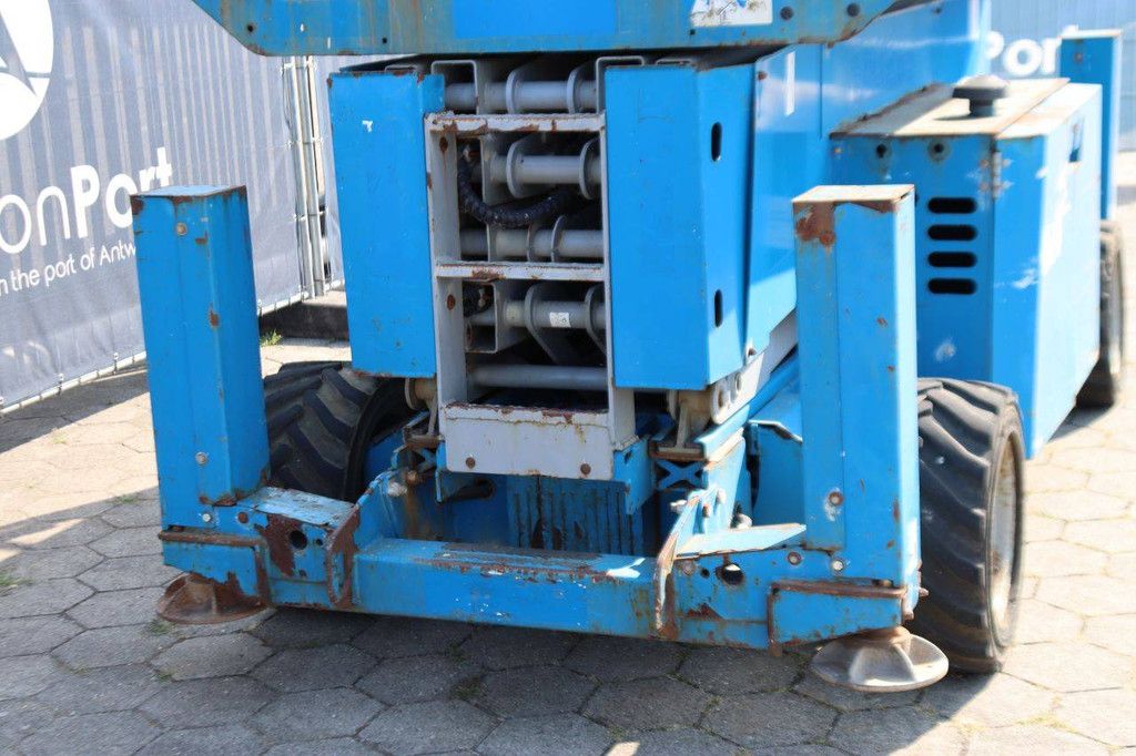 Scherenbühne Genie GS-4069 RT 363 kg 14 m 2012