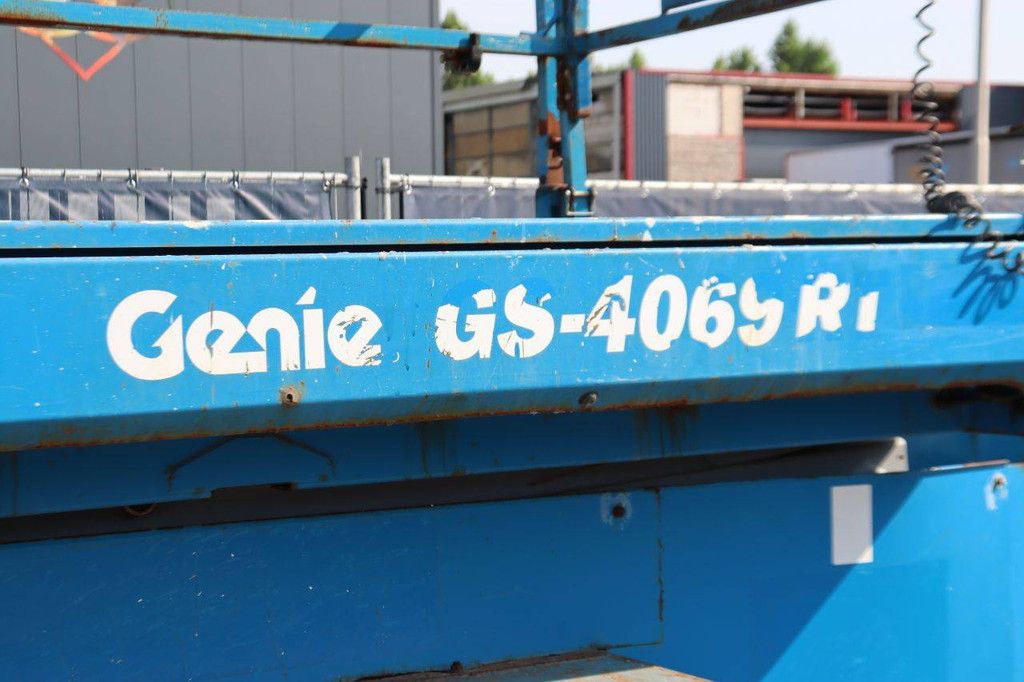 Scherenbühne Genie GS-4069 RT 363 kg 14 m 2012