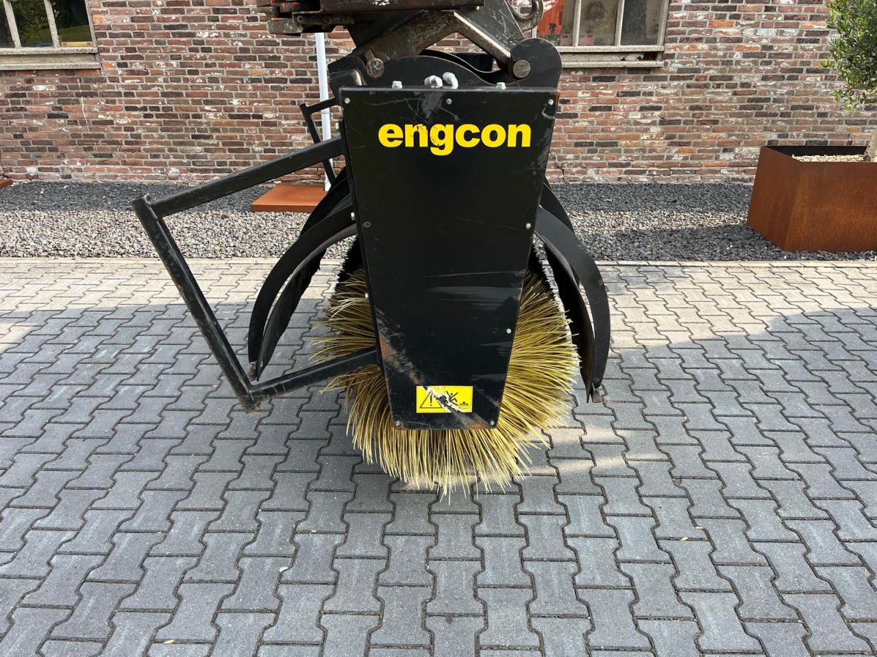 Engcon bezem SR1800