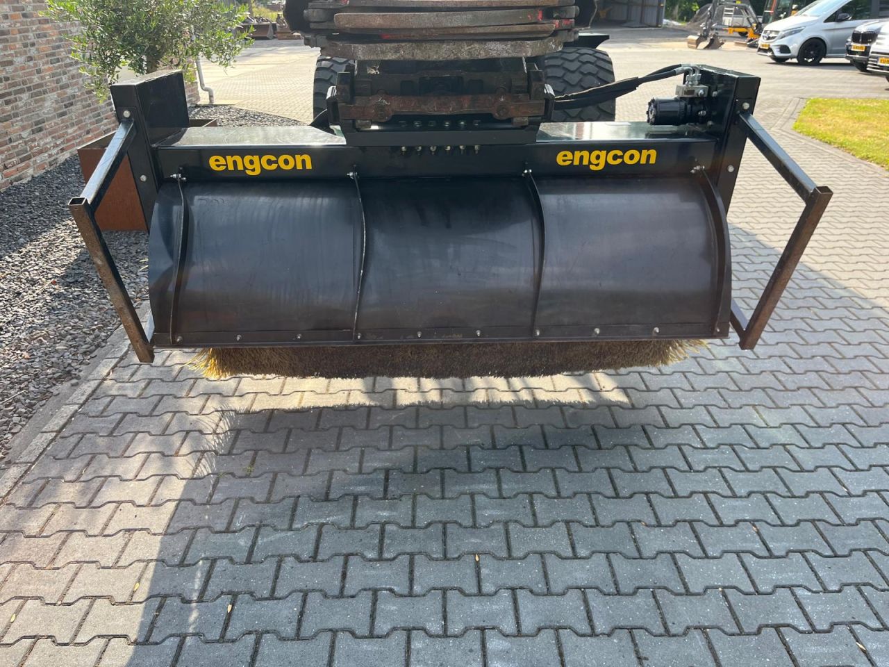 Engcon bezem SR1800