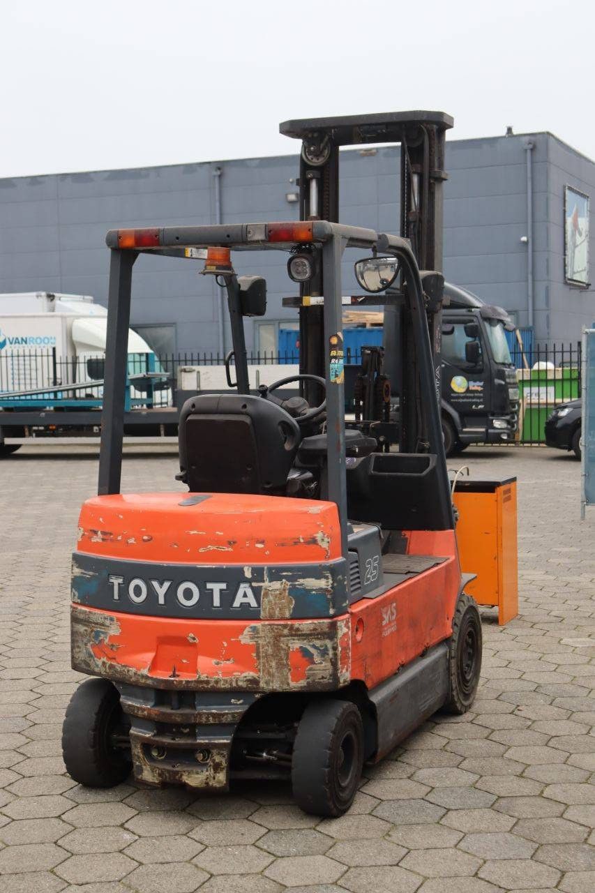 Toyota 7FBMF25 Electric Forklift 2500kg 6.5m 2005