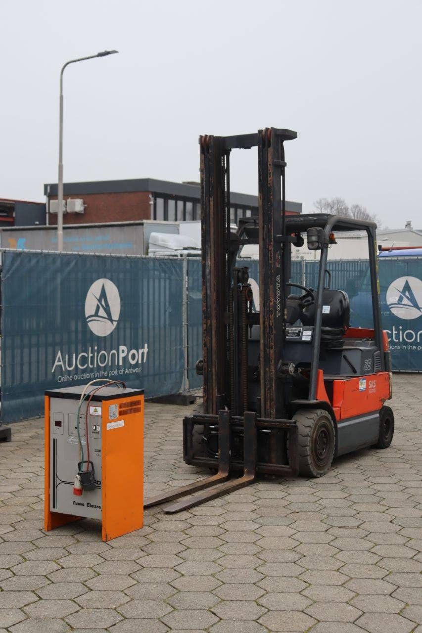 Toyota 7FBMF25 Electric Forklift 2500kg 6.5m 2005