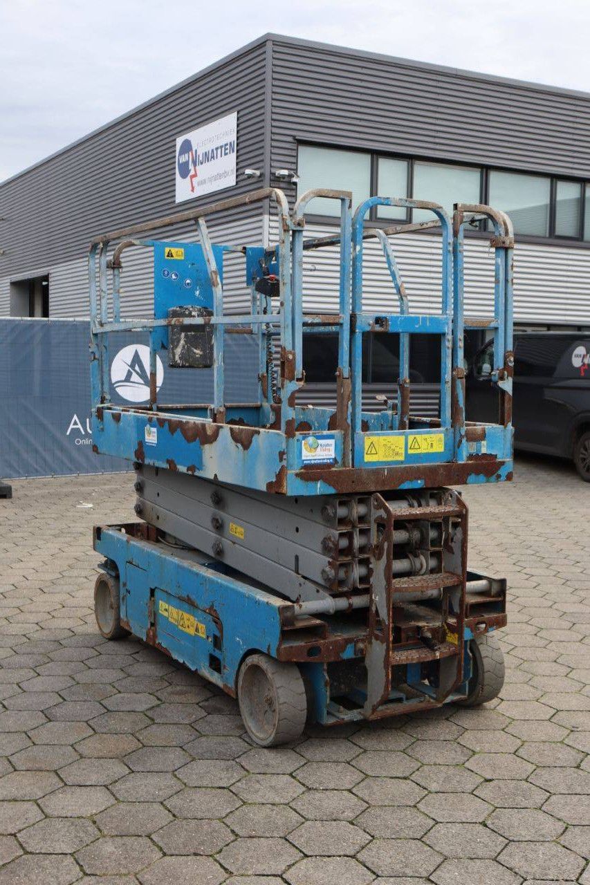 Scissor lift Genie GS-2646 Electric 9.92m 2013