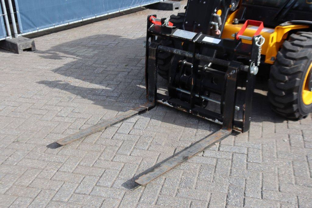 Verreiker JCB 514-40 CON Diesel 1400kg 4m 2023