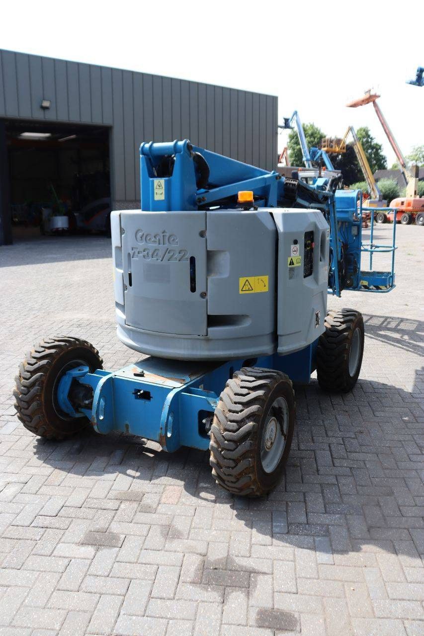 Articulating boom lift Genie Z-34/22 Diesel 12.5m 2014