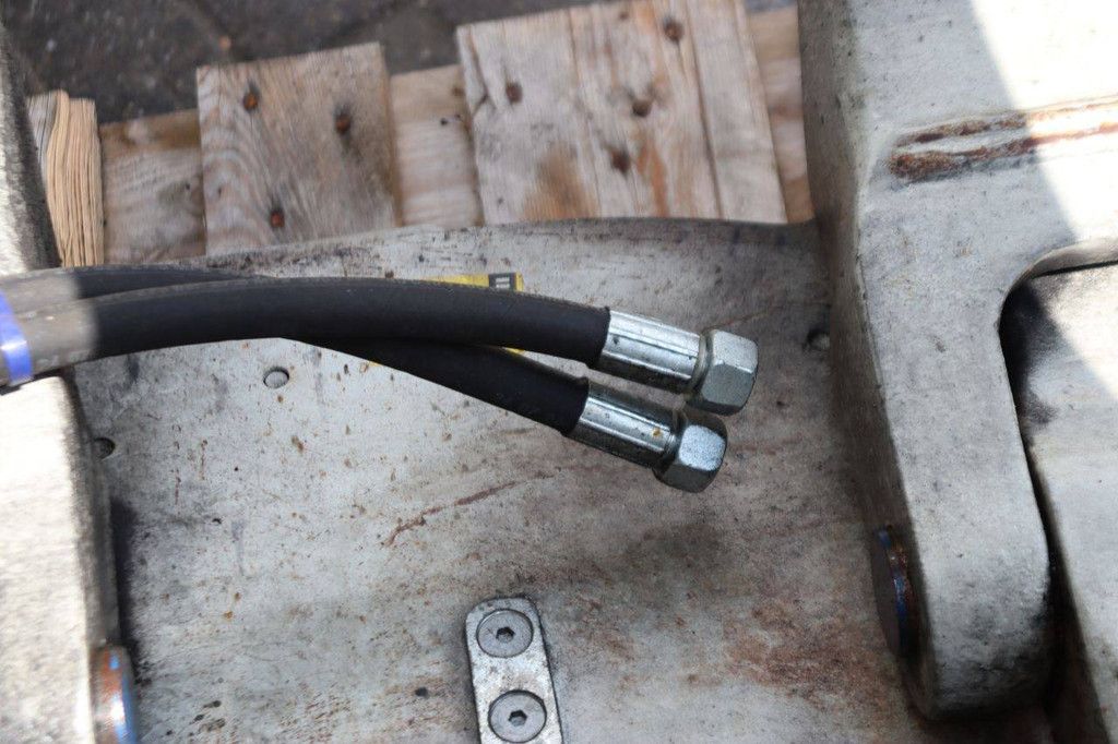 Bale clamp Cascade 38H-RCF-4A-0130 R1 2021