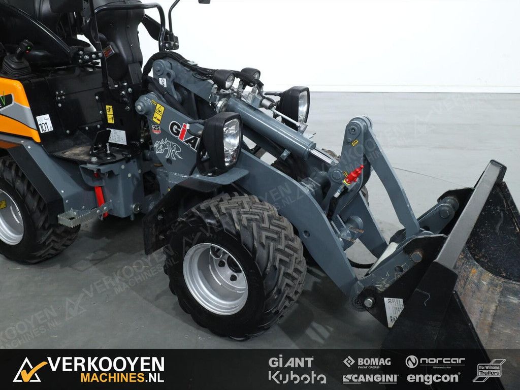 2021 Giant G1500 X-tra VK10969