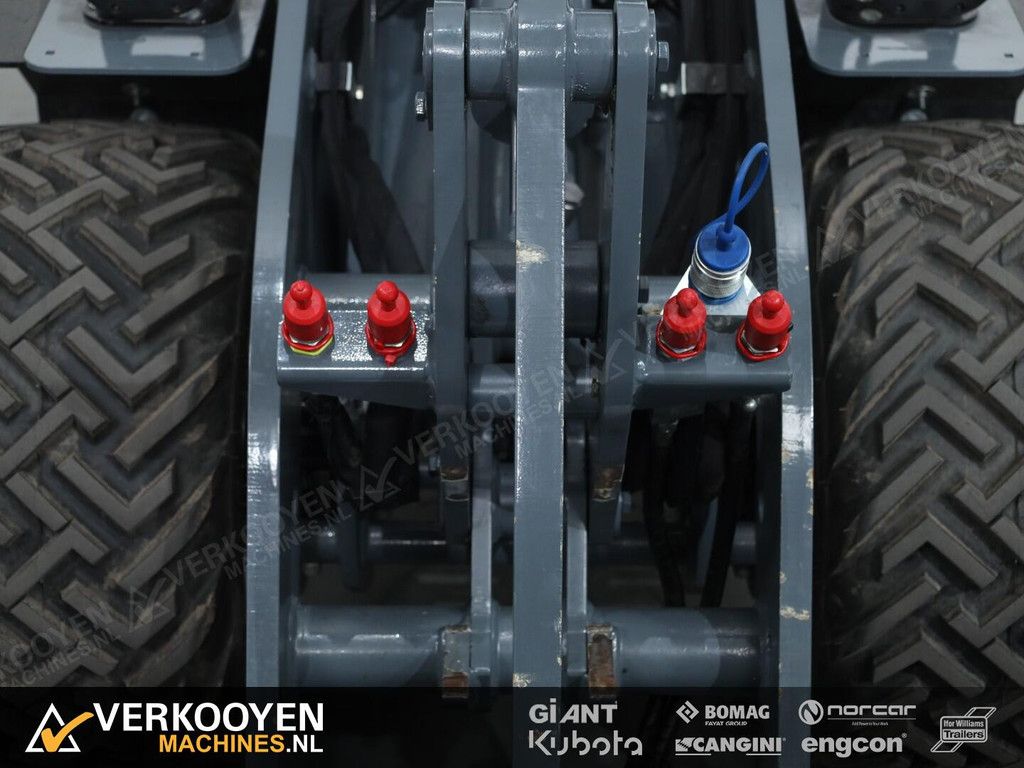 2021 Giant G1500 X-tra VK10969