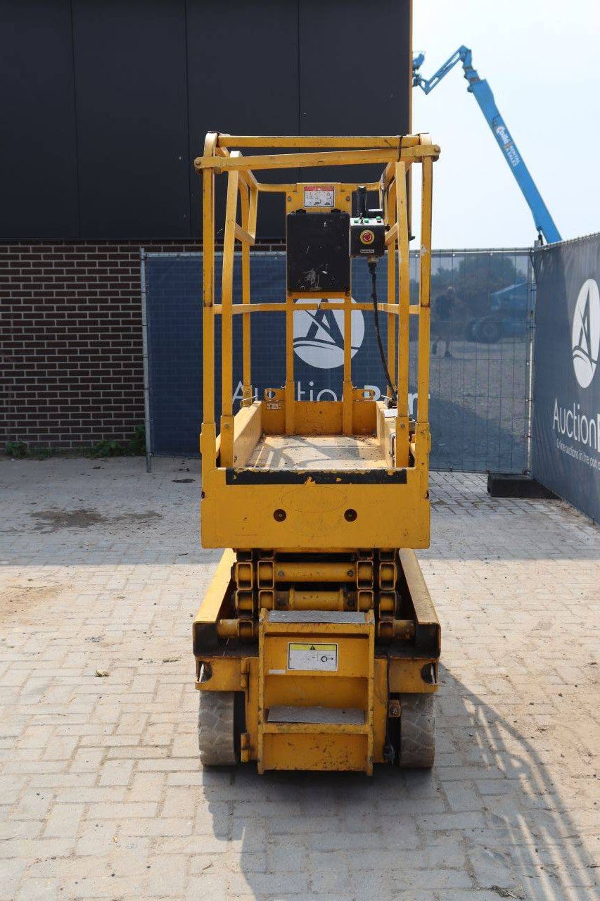 Pinguely-Haulotte Optimum 8 Scissor Lift Electric 230kg 7.8m 2005