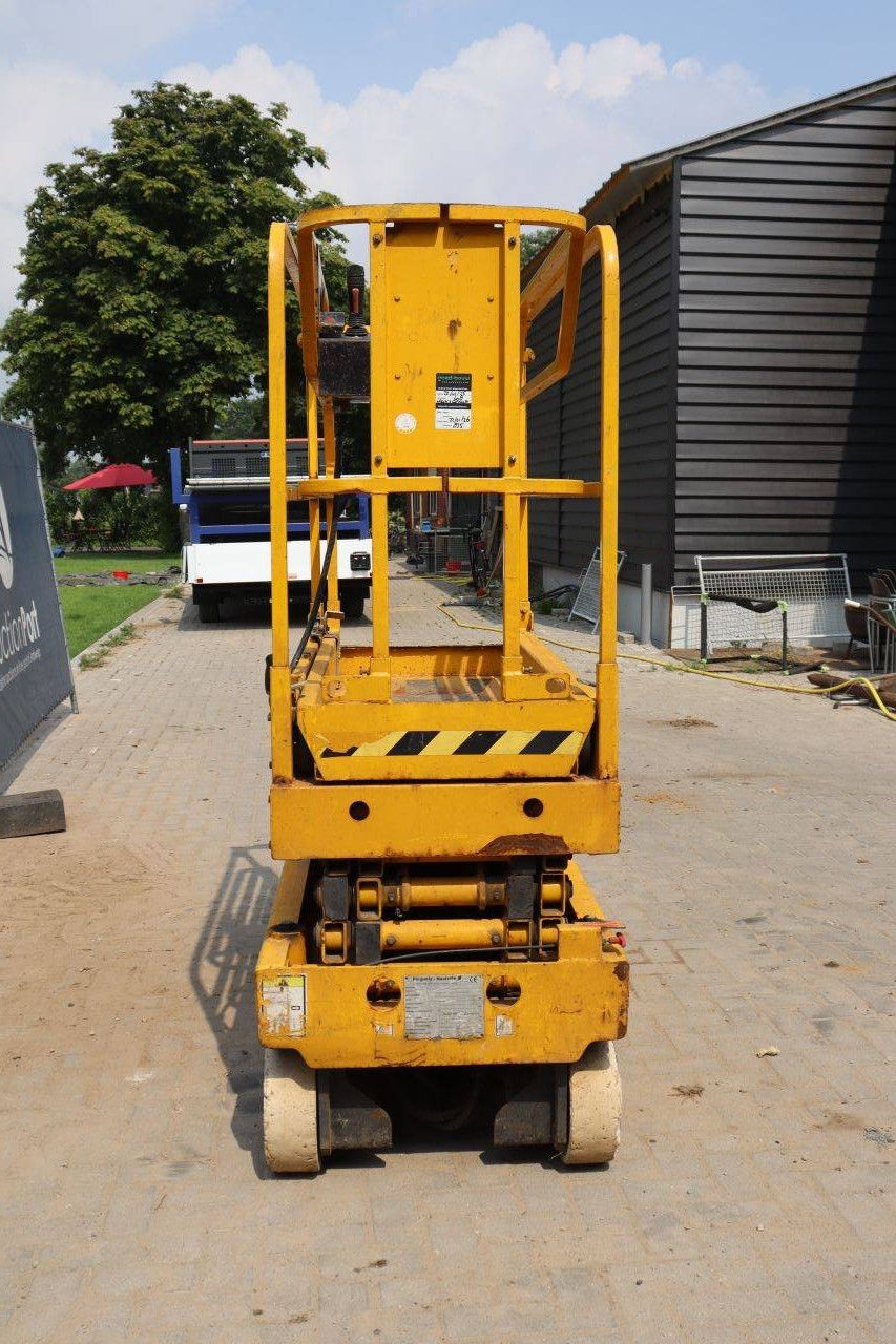 Pinguely-Haulotte Optimum 8 Scissor Lift Electric 230kg 7.8m 2005