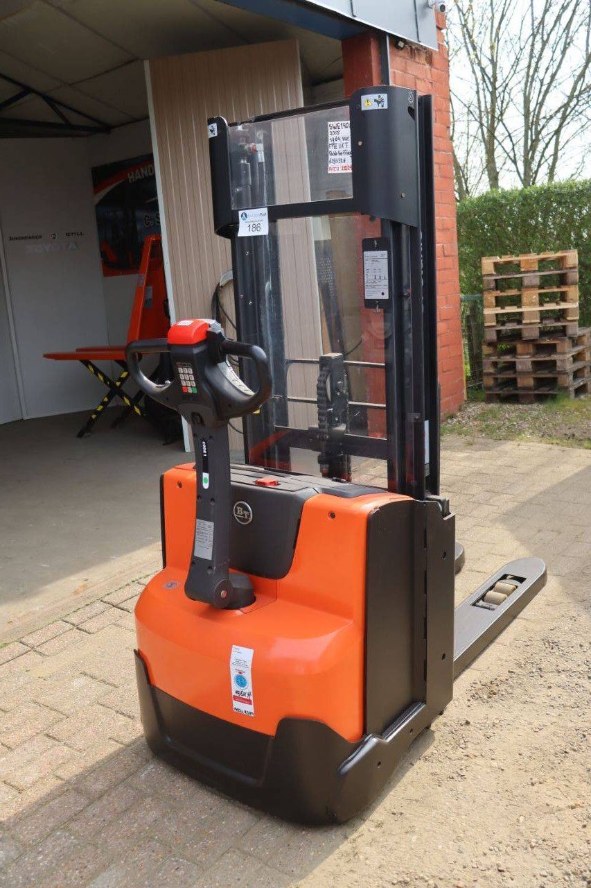 Stapler BT SWE140L Elektro 1400 kg 2,65 m 2015