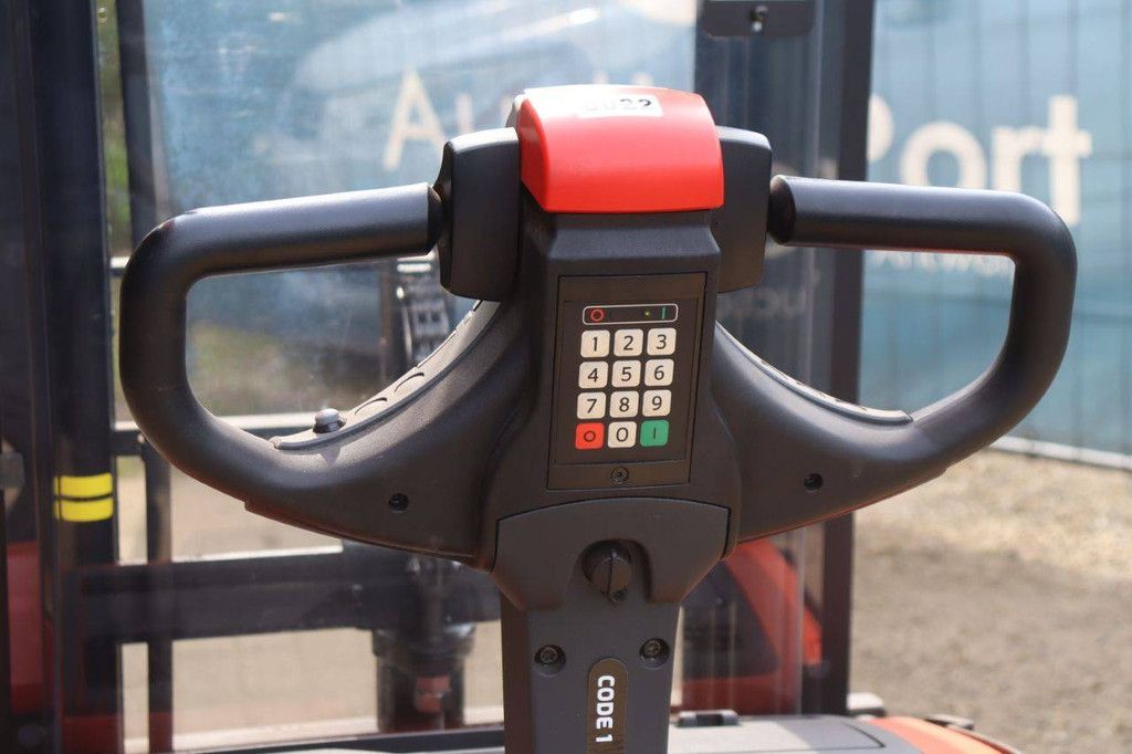 Stapler BT SWE140L Elektro 1400 kg 2,65 m 2015