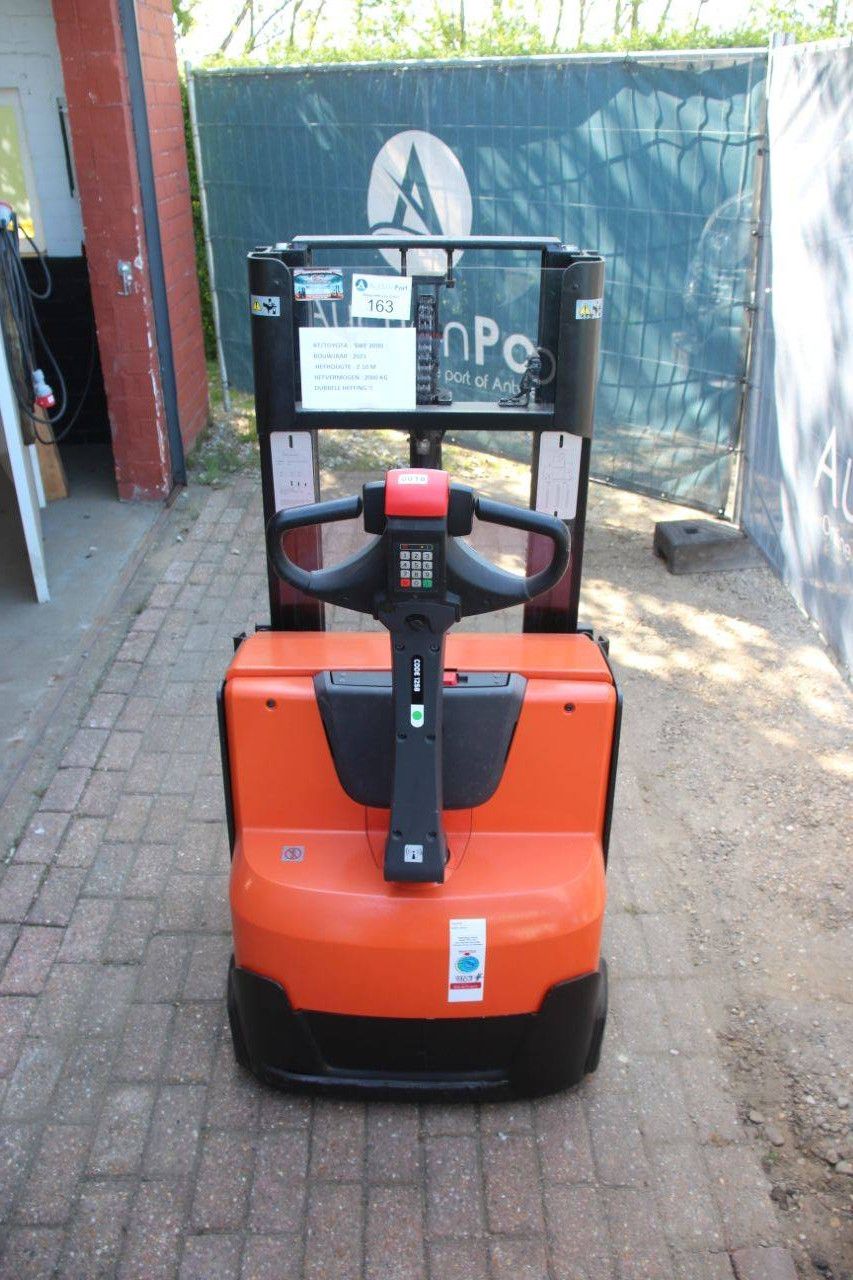 Toyota SWE200D Elektrostapler 2000 kg 2,1 m 2021