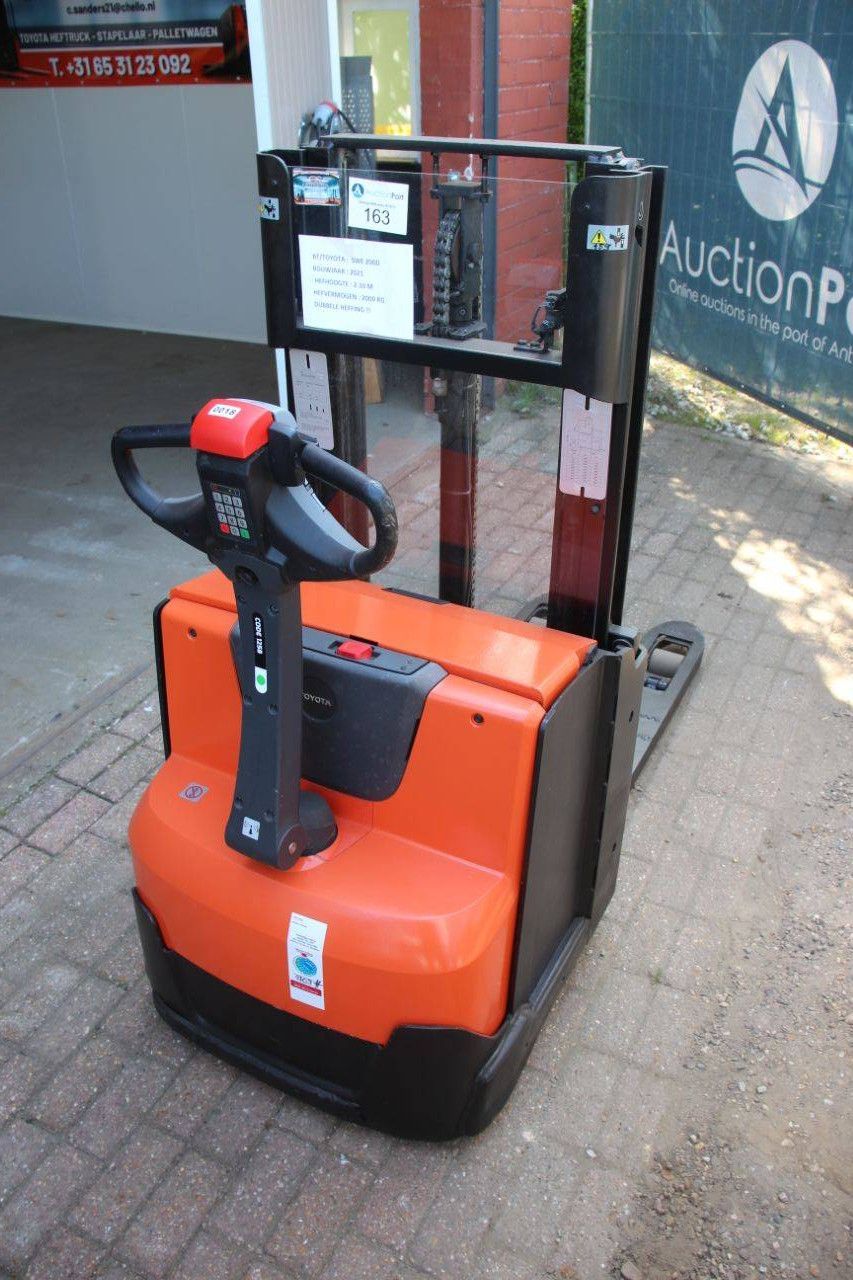 Toyota SWE200D Elektrostapler 2000 kg 2,1 m 2021