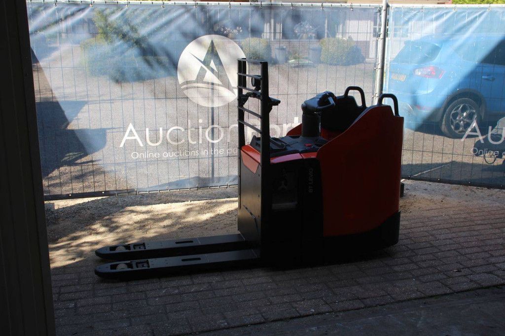 Toyota LPE220 Electric Pallet Truck 2200kg 2021