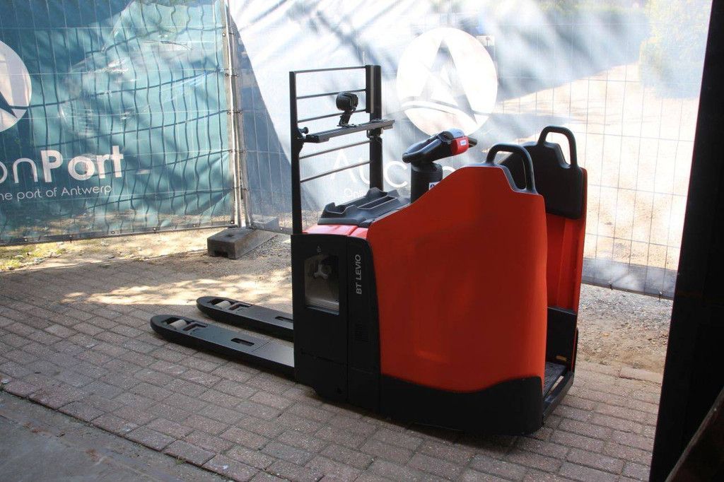Toyota LPE220 Electric Pallet Truck 2200kg 2021