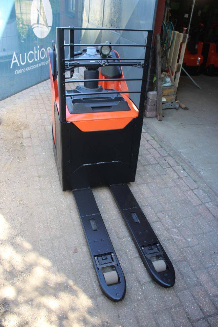 Toyota LPE220 Electric Pallet Truck 2200kg 2021