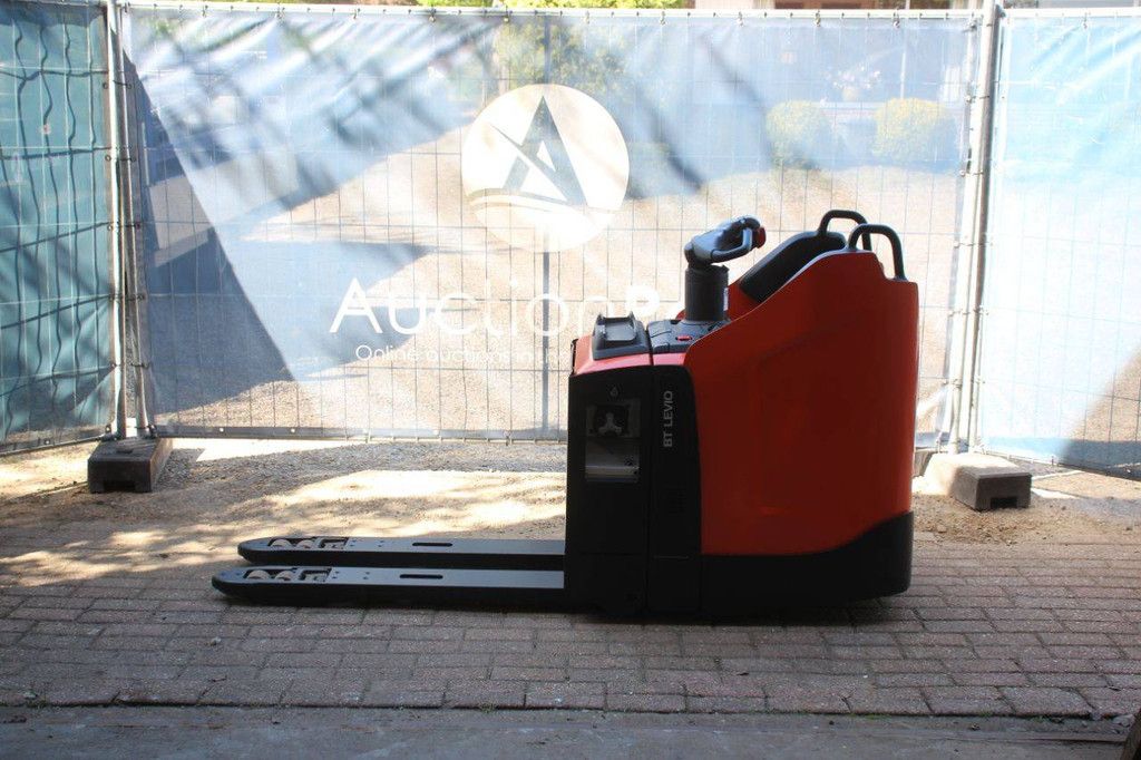 Toyota LPE200 Electric Pallet Truck 2000kg 2020