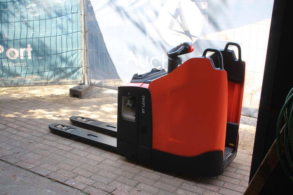 Toyota LPE200 Electric Pallet Truck 2000kg 2020