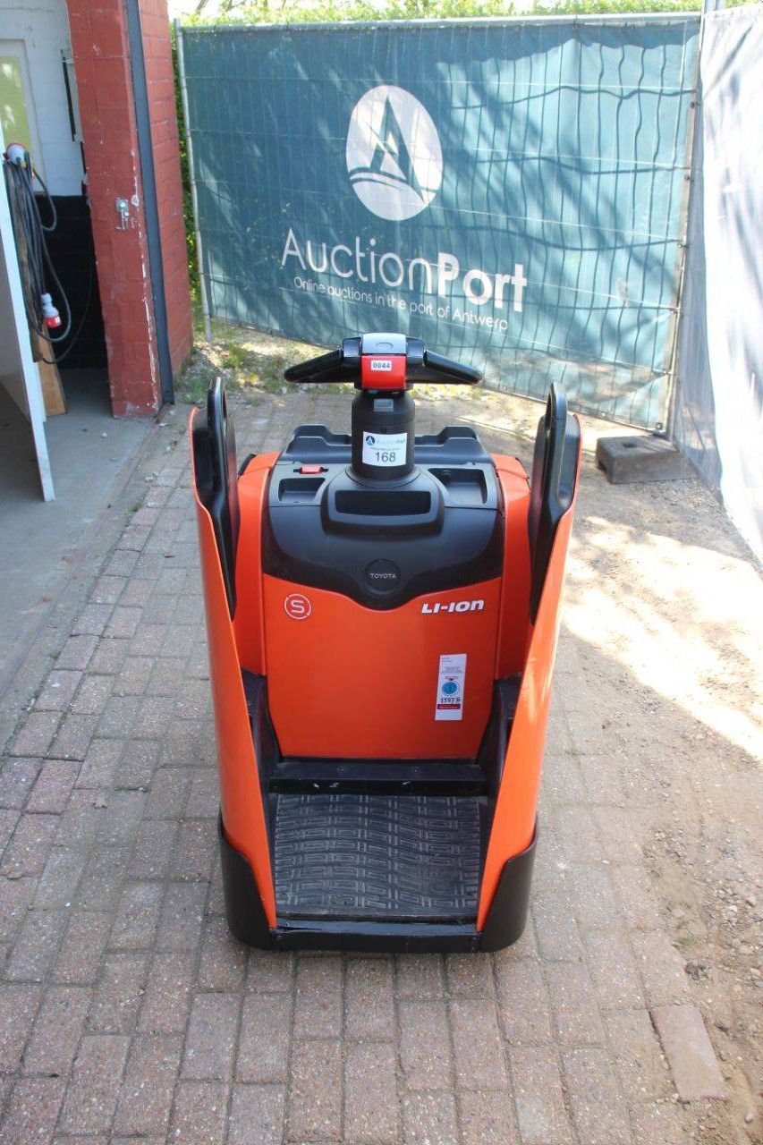 Toyota LPE200 Electric Pallet Truck 2000kg 2020