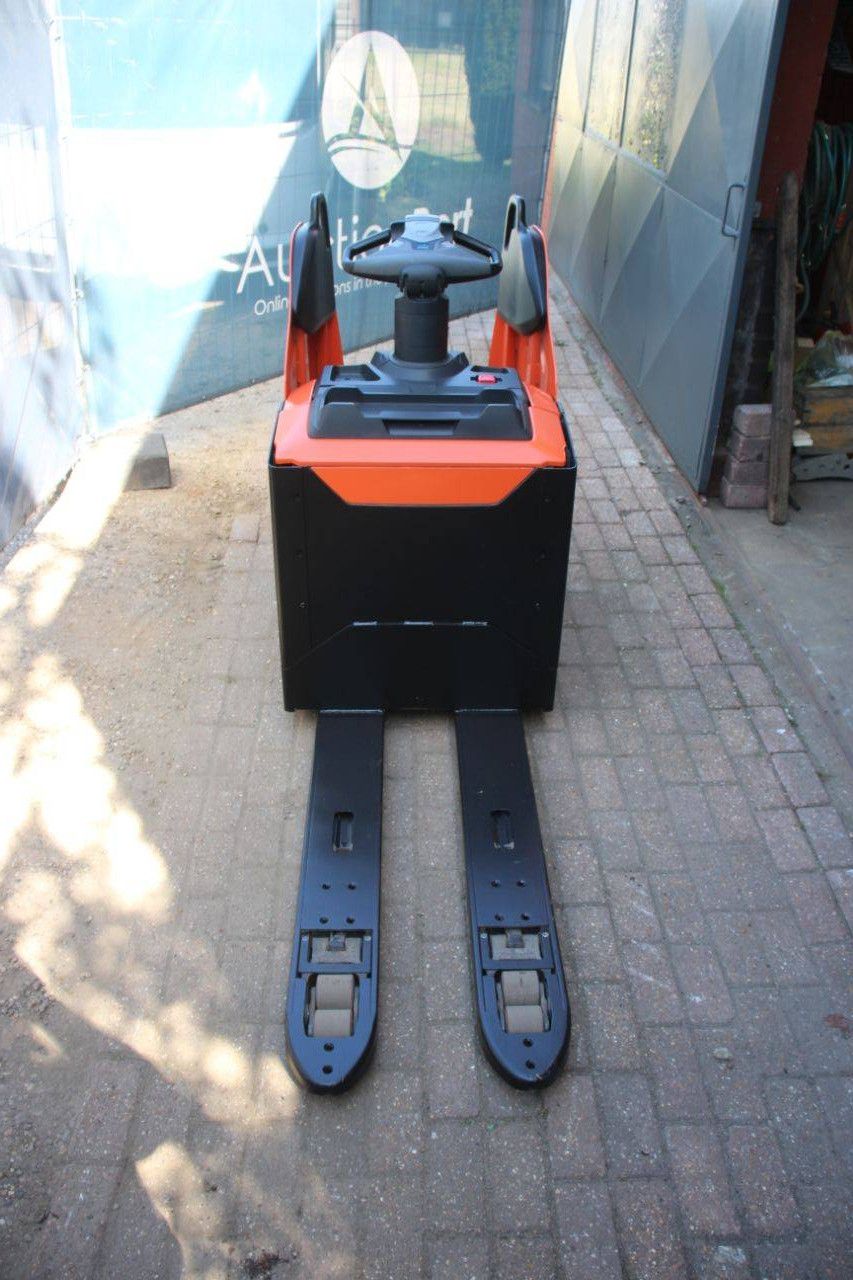 Toyota LPE200 Electric Pallet Truck 2000kg 2020