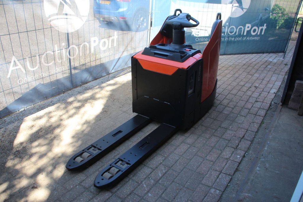Toyota LPE200 Electric Pallet Truck 2000kg 2020