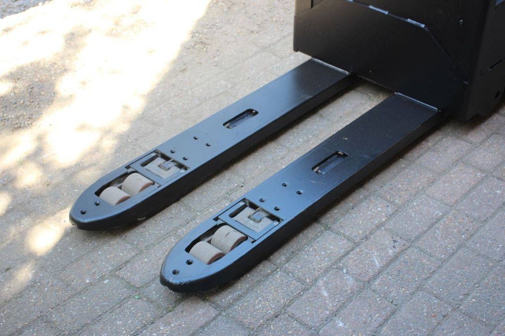 Toyota LPE200 Electric Pallet Truck 2000kg 2020