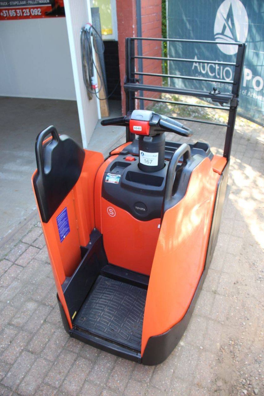 Toyota LPE250 Electric Pallet Truck 2500kg 2020