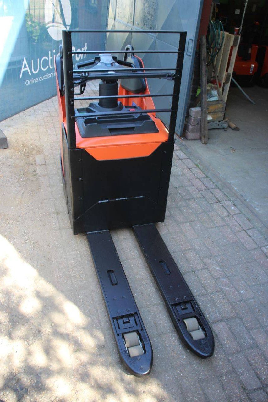 Toyota LPE250 Electric Pallet Truck 2500kg 2020