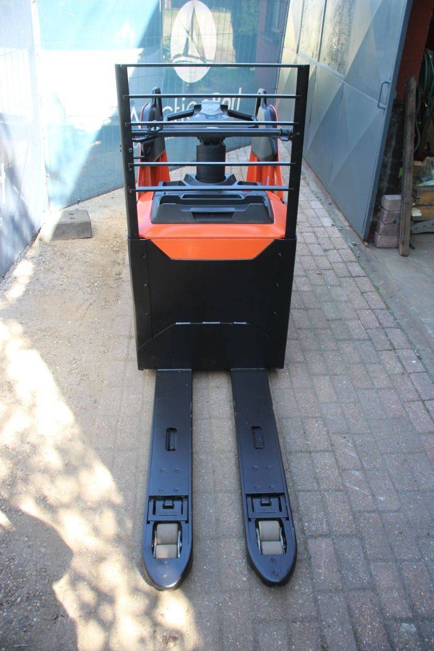 Toyota LPE250 Electric Pallet Truck 2500kg 2020