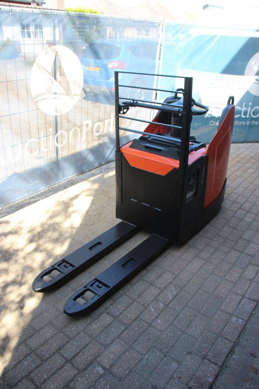 Toyota LPE250 Electric Pallet Truck 2500kg 2020